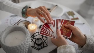 7. TAROT